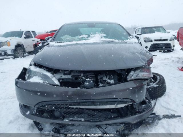 1C3CCCBB8GN147821 Chrysler 200 S