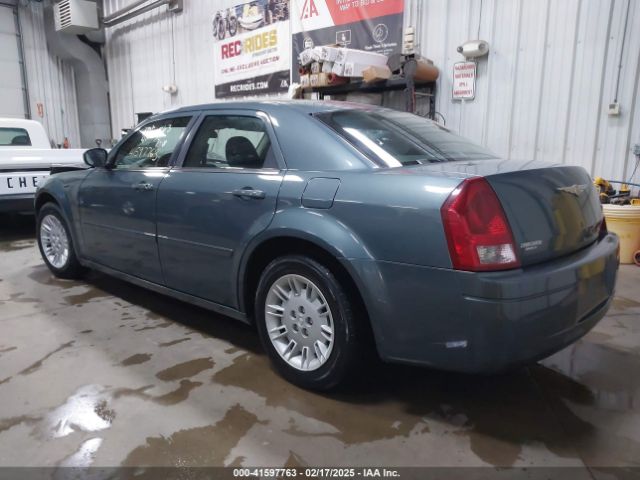2005 CHRYSLER 300 2C3JA43R85H687898 Photo 2