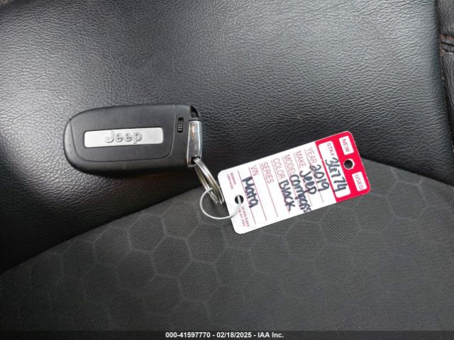 3C4NJCBB9KT637624 Jeep Compass Latitude Fwd