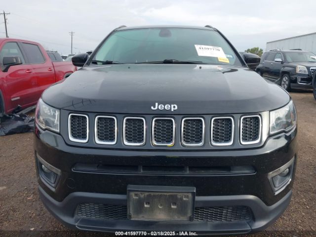 3C4NJCBB9KT637624 Jeep Compass Latitude Fwd