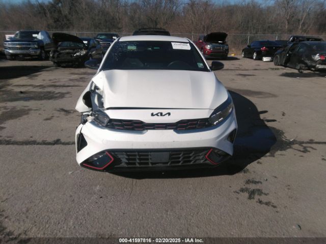 3KPF54AD4NE452598 KIA Forte Gt-line