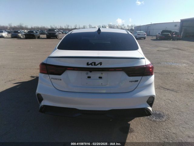 3KPF54AD4NE452598 KIA Forte Gt-line