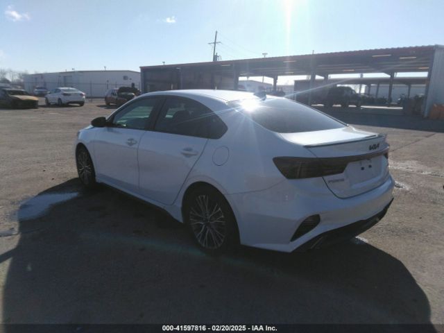 3KPF54AD4NE452598 KIA Forte Gt-line