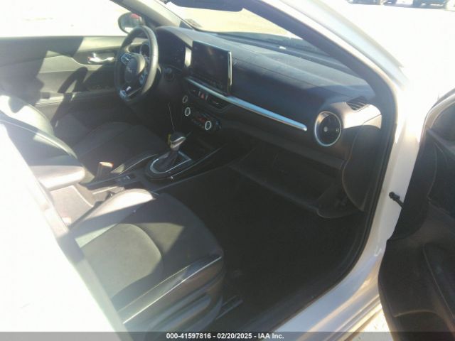 3KPF54AD4NE452598 KIA Forte Gt-line