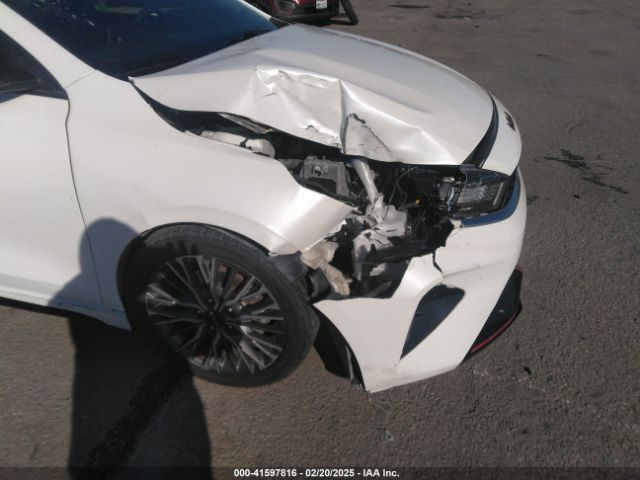 3KPF54AD4NE452598 KIA Forte Gt-line