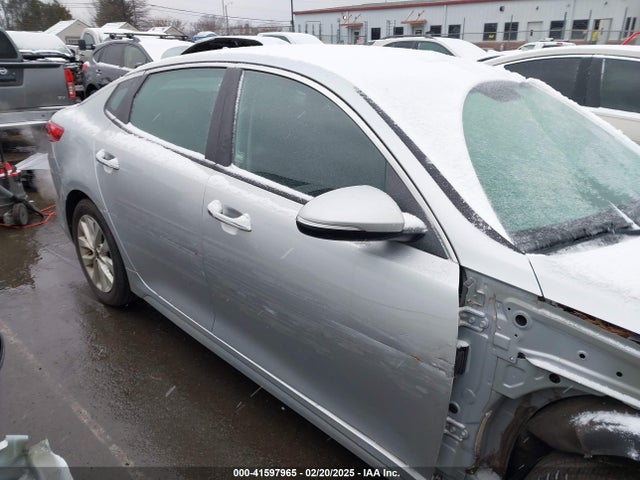 5XXGT4L39JG266426 KIA Optima Lx