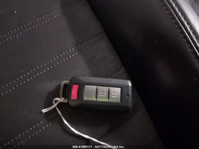 JA4AZ3A30KZ050278 Mitsubishi Outlander Se