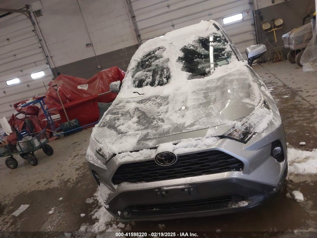 2T3P1RFV2MC145465 Toyota Rav4 Xle