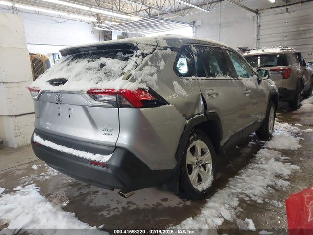 2T3P1RFV2MC145465 Toyota Rav4 Xle