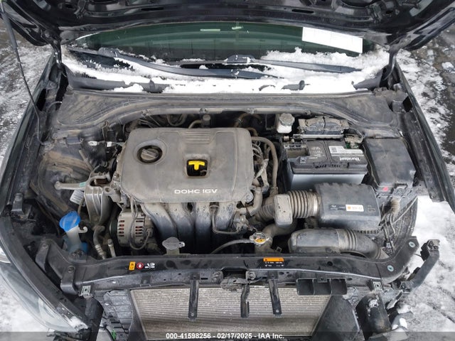 Hyundai ELANTRA SE 2018 5NPD74LF1JH347572 Image 10
