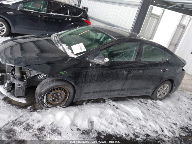 Hyundai ELANTRA SE 2018 5NPD74LF1JH347572 Image 15