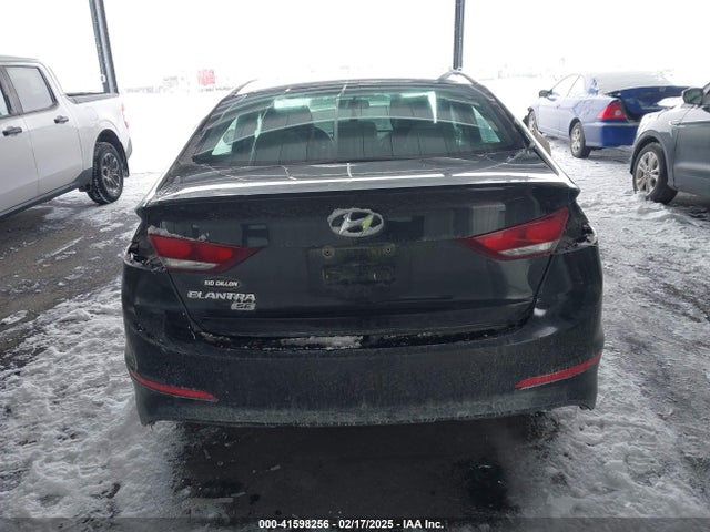 Hyundai ELANTRA SE 2018 5NPD74LF1JH347572 Image 17