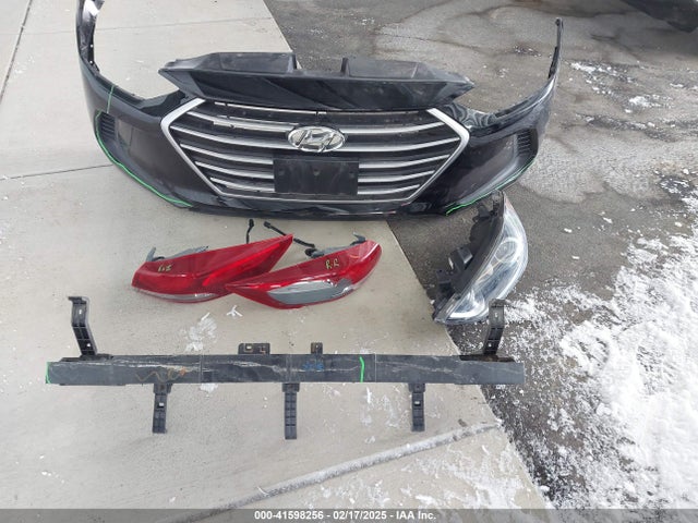 Hyundai ELANTRA SE 2018 5NPD74LF1JH347572 Image 12