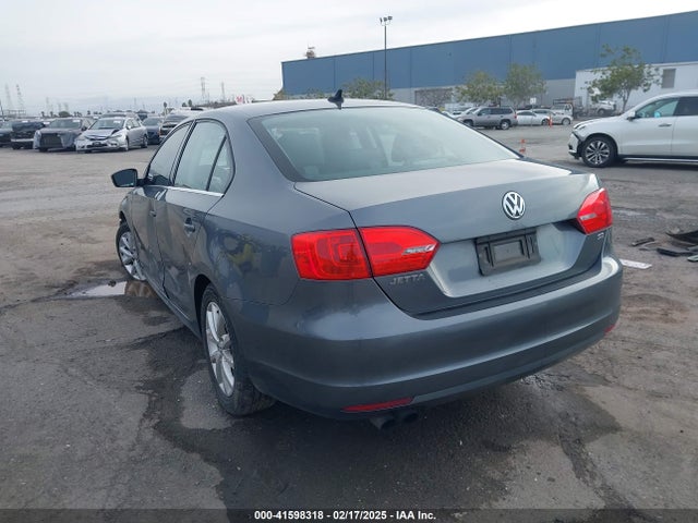 3VWD17AJXEM438220 Volkswagen Jetta 1.8t Se