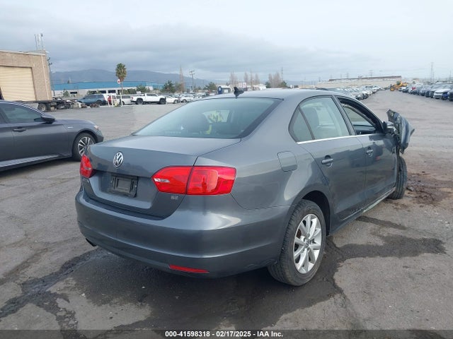 3VWD17AJXEM438220 Volkswagen Jetta 1.8t Se