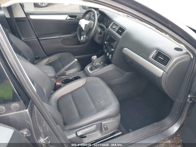3VWD17AJXEM438220 Volkswagen Jetta 1.8t Se
