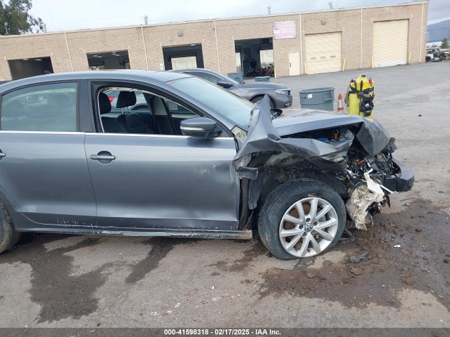 3VWD17AJXEM438220 Volkswagen Jetta 1.8t Se