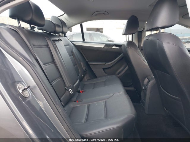 3VWD17AJXEM438220 Volkswagen Jetta 1.8t Se