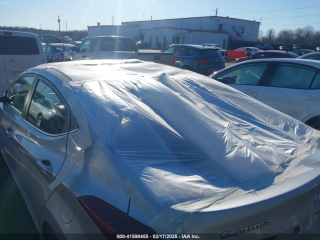 KMHDH4AE8FU452402 Hyundai ELANTRA SE