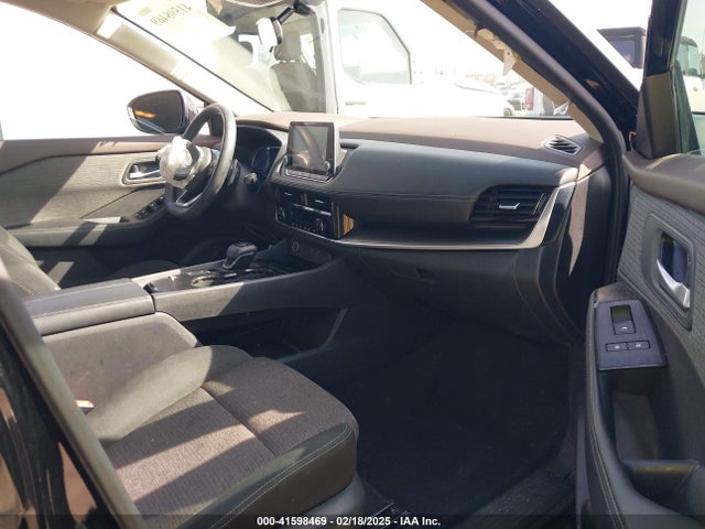 5N1BT3BAXNC703842 Nissan Rogue Sv Fwd