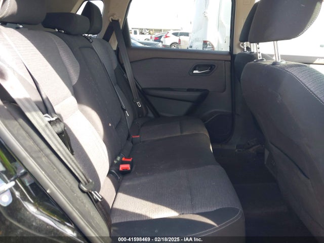 5N1BT3BAXNC703842 Nissan Rogue Sv Fwd