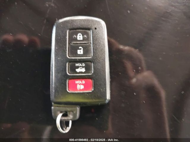 4T1BD1FK4FU154705 Toyota Camry Hybrid Le