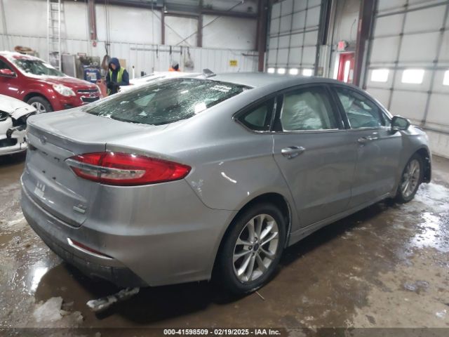 3FA6P0HD3LR124660 Ford FUSION SE