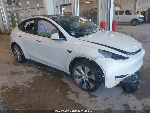 2024 TESLA MODEL Y 7SAYGDED3RF083880 Photo 0