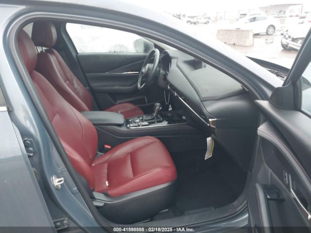 3MVDMBCL4NM422122 Mazda Cx-30 Carbon Edition