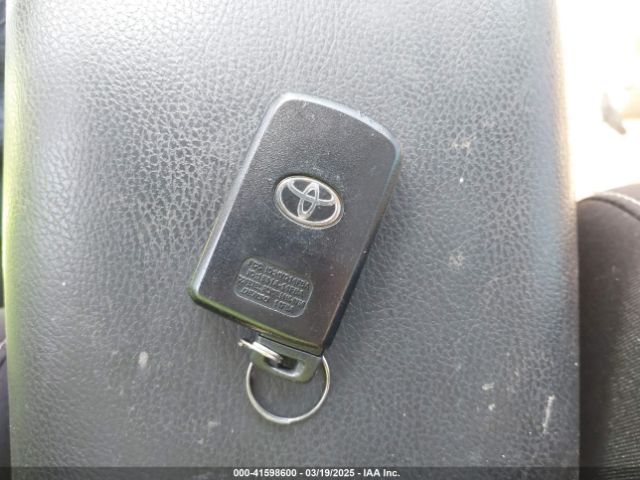2T3RFREV3JW725183 Toyota Rav4 Adventure/xle