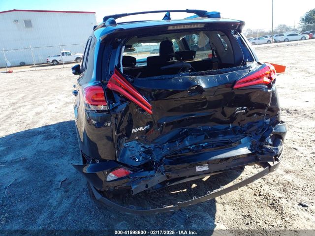 2T3RFREV3JW725183 Toyota Rav4 Adventure/xle
