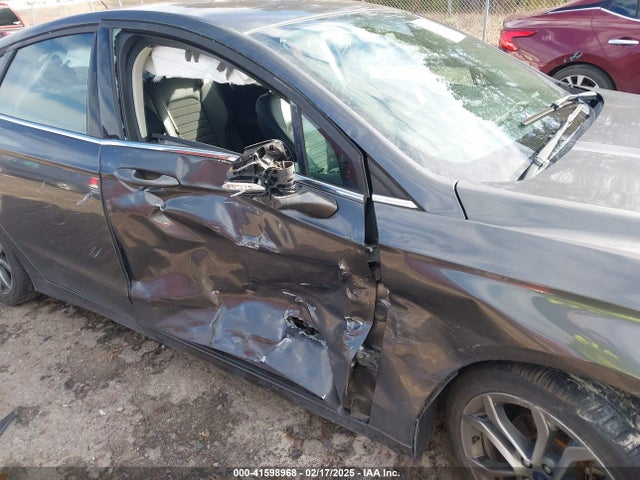 3FA6P0H7XHR391781 Ford FUSION SE