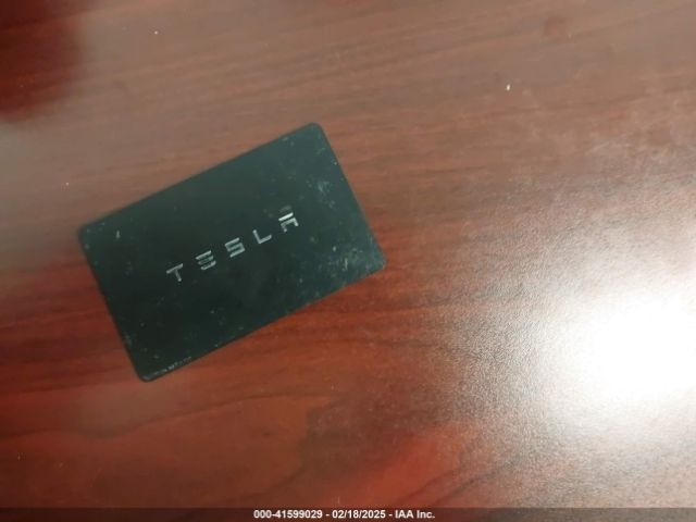 2021 TESLA MODEL Y 5YJYGDEE2MF185945 Photo 10