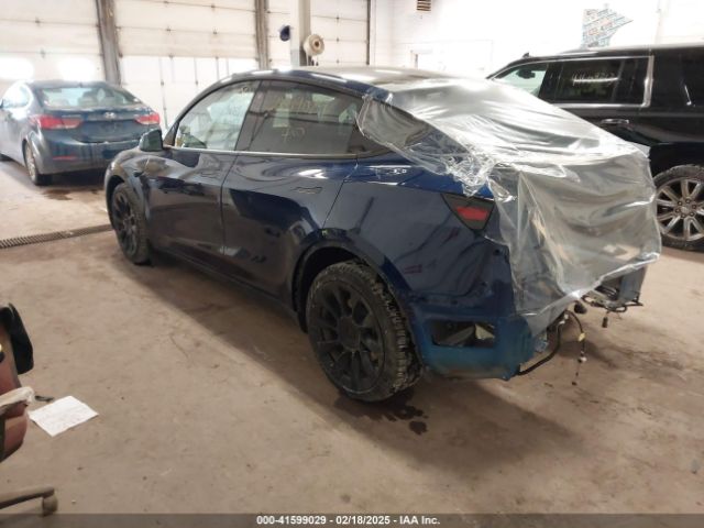 2021 TESLA MODEL Y 5YJYGDEE2MF185945 Photo 2
