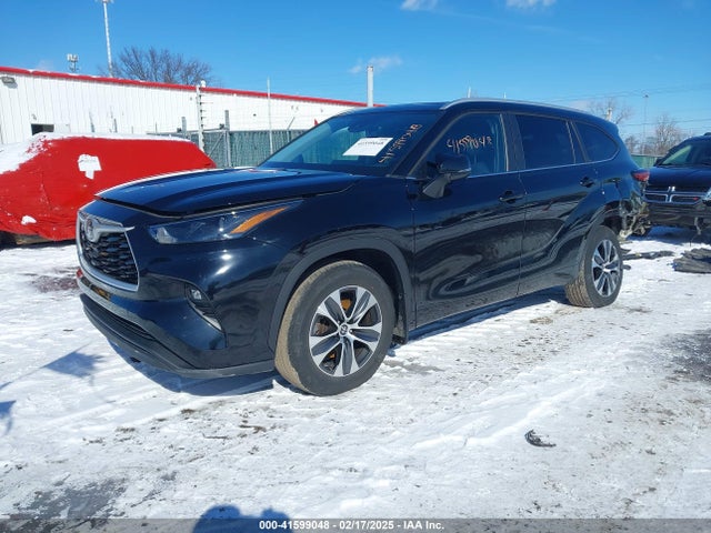 Toyota Highlander Xle 2023 5TDKDRBH8PS042797 Image 2