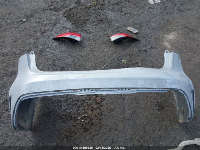5YFEPMAE6NP324392 Toyota COROLLA LE