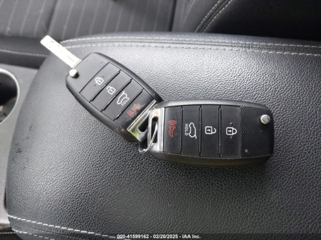 KNDPMCAC8J7324190 KIA Sportage Lx