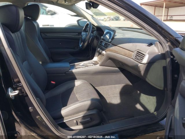 1HGCV2F98JA012037 Honda Accord Touring 2.0t