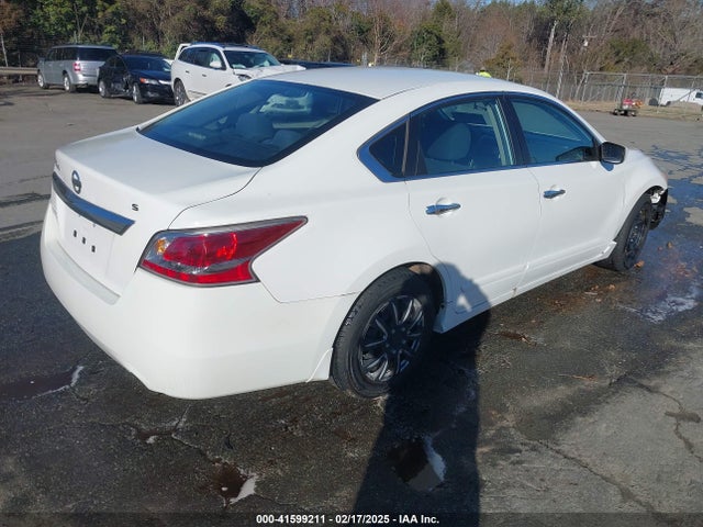 Nissan Altima 2.5 S 2015 1N4AL3AP8FC290977 Image 4