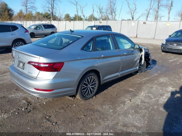 2020 VOLKSWAGEN JETTA 3VWCB7BU5LM047748 Photo 3