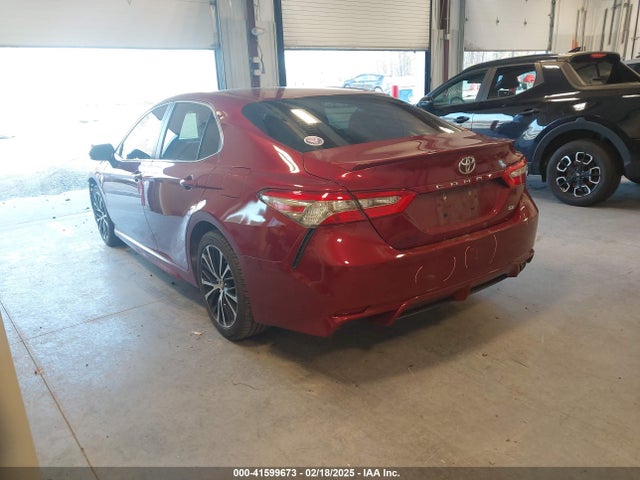 4T1B11HK5JU667671 Toyota CAMRY SE