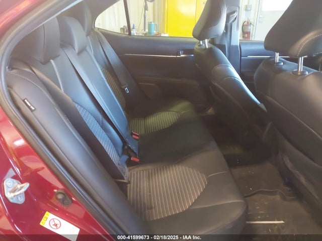 4T1B11HK5JU667671 Toyota CAMRY SE