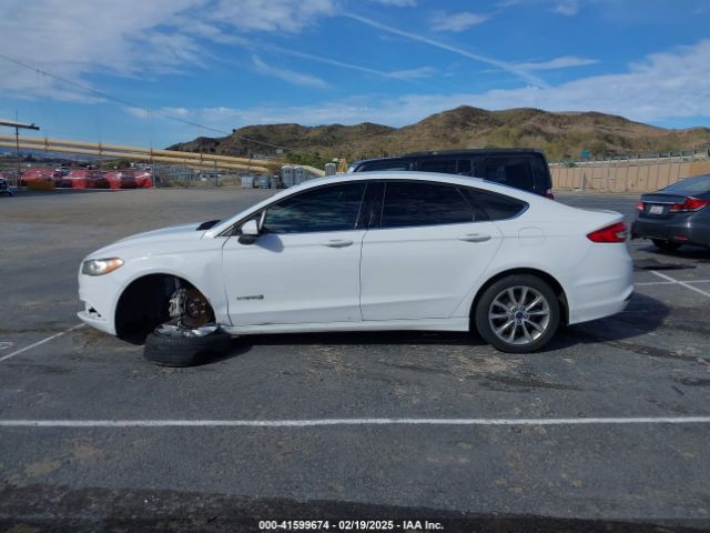 3FA6P0LU6HR344664 Ford Fusion Hybrid Se