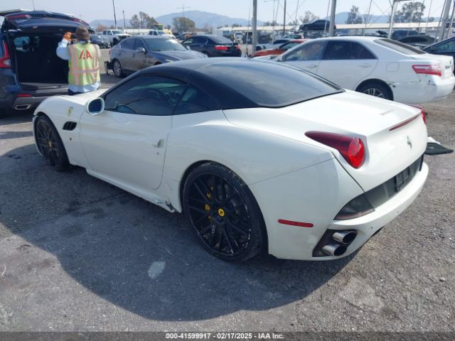 2013 FERRARI CALIFORNIA ZFF65TJA9D0190652 Photo 2