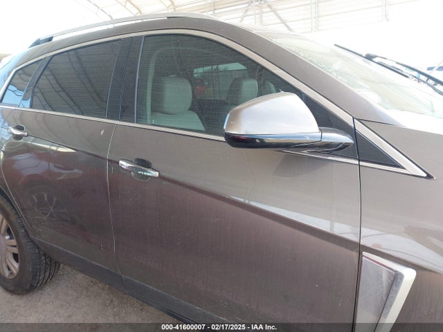 3GYFNBE38GS556404 Cadillac Srx Luxury Collection