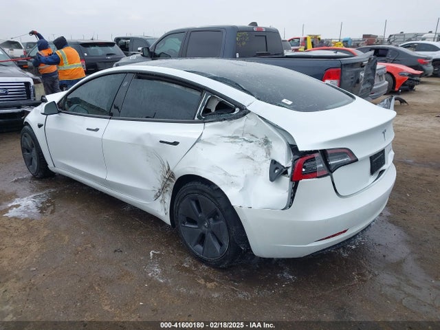 2022 TESLA MODEL 3 5YJ3E1EB6NF332418 Photo 2