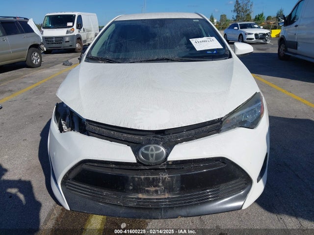 Toyota COROLLA LE 2018 5YFBURHE6JP822567 Image 13
