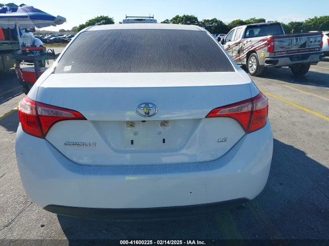 Toyota COROLLA LE 2018 5YFBURHE6JP822567 Image 17