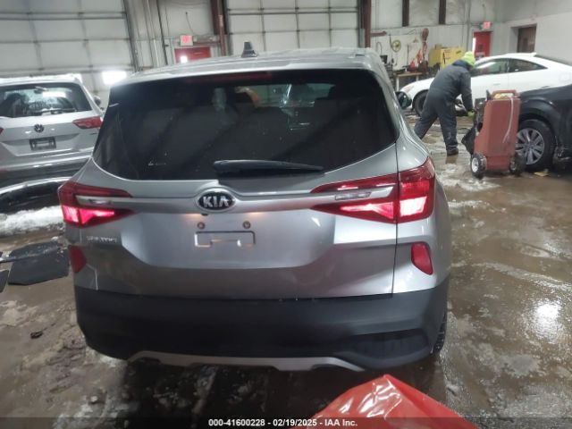 KNDEPCAA8M7218100 KIA Seltos Lx