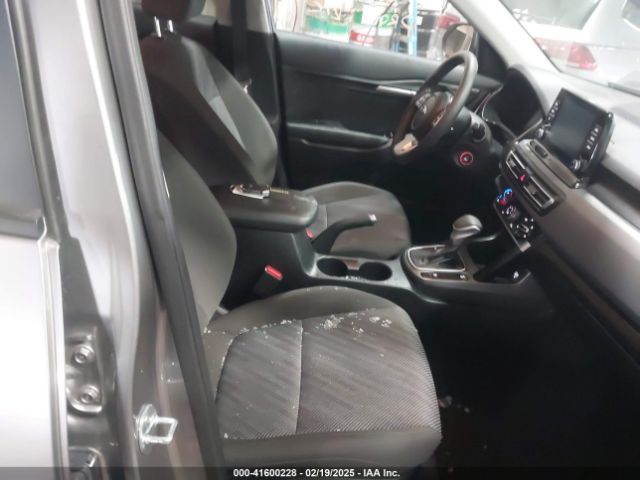 KNDEPCAA8M7218100 KIA Seltos Lx